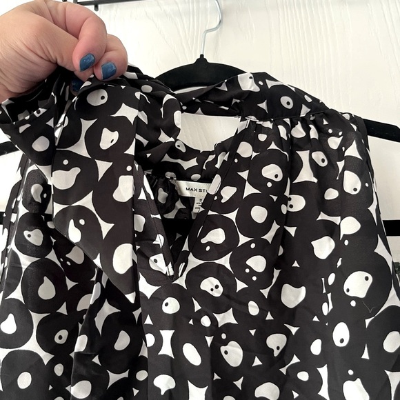 Max Studio Sheer Black and White Patterned Halter Blouse - Picture 8 of 8